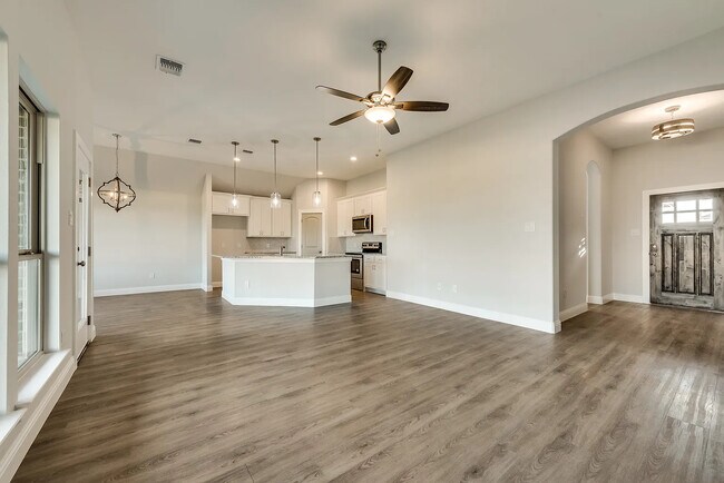 Building Photo - 4802 Elite Dr
