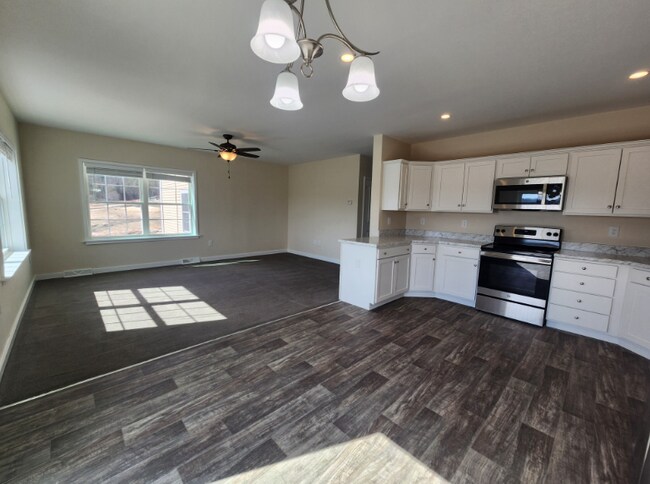 Foto del edificio - 73 Ivan Dr