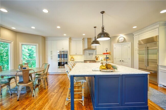 Building Photo - 958 Glenverness Dr