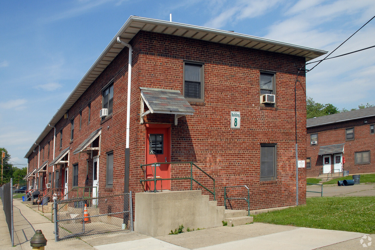 Building Photo - Stephen Crane Village