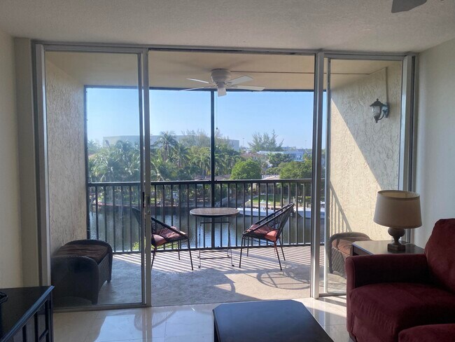 Building Photo - 13 Royal Palm Way