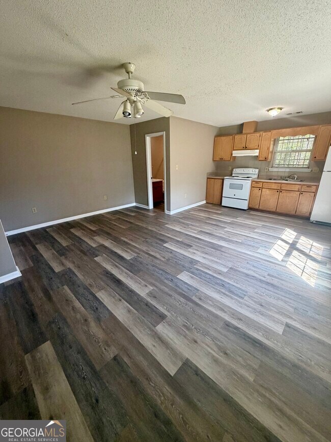 Foto del edificio - 806 E Church St