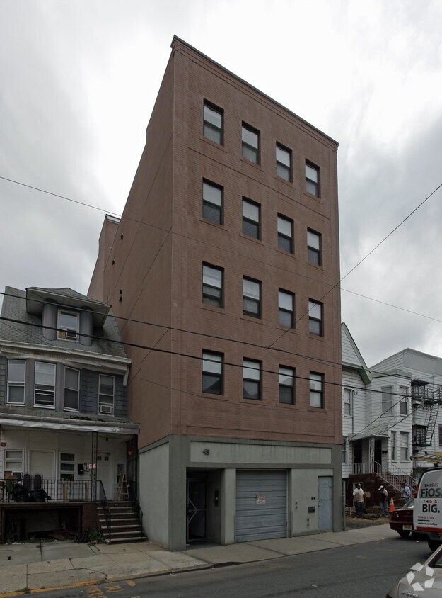 Primary Photo - 45 Cottage St