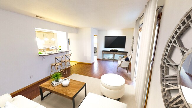 Balcón privado de 2 habitaciones / 1 baño. Prácticamente organizado por VRPM. - Safe Harbor Properties