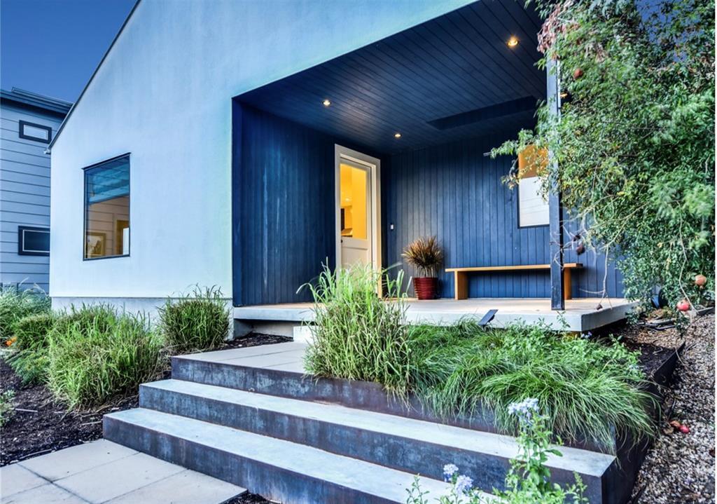 Foto principal - 2308 1/2 E 9th St