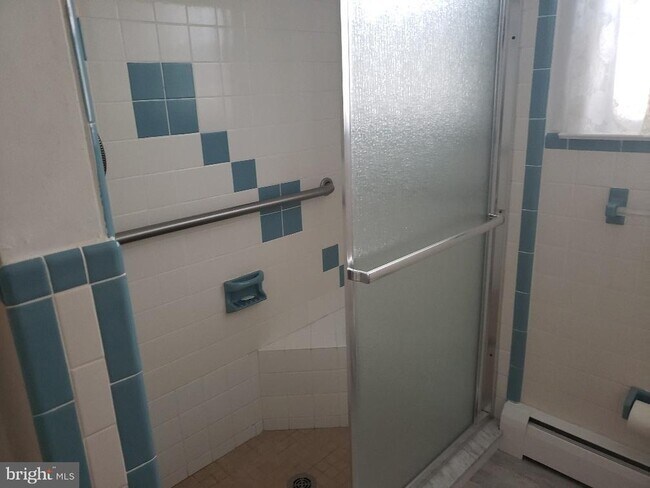 Building Photo - 18 S Oakland Ave