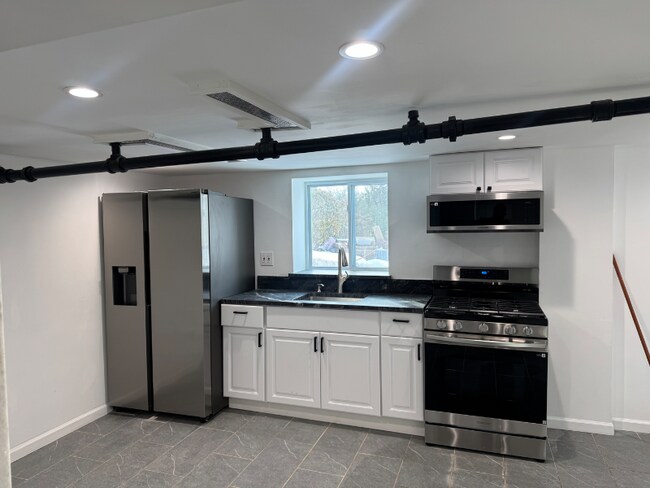 Foto del edificio - 9 Lawrence Ave