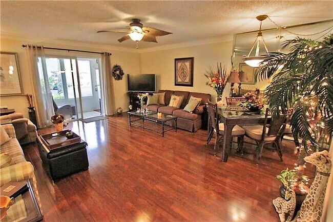 Foto del edificio - 4841 NW 22nd Ct