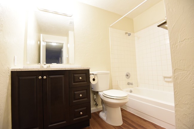 Foto del edificio - 3033 Gateway St
