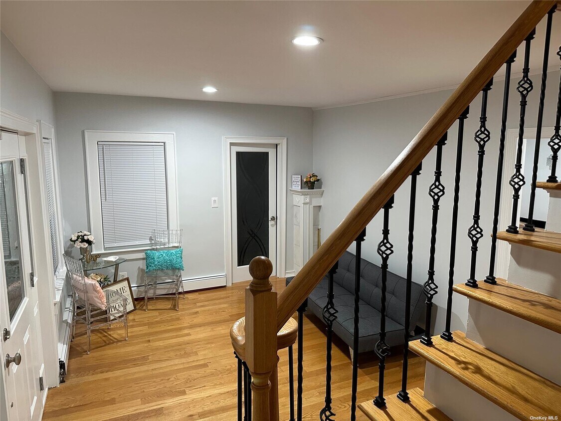 875 Pilgrim Ave, Baldwin, NY 11510 Room for Rent in Baldwin, NY
