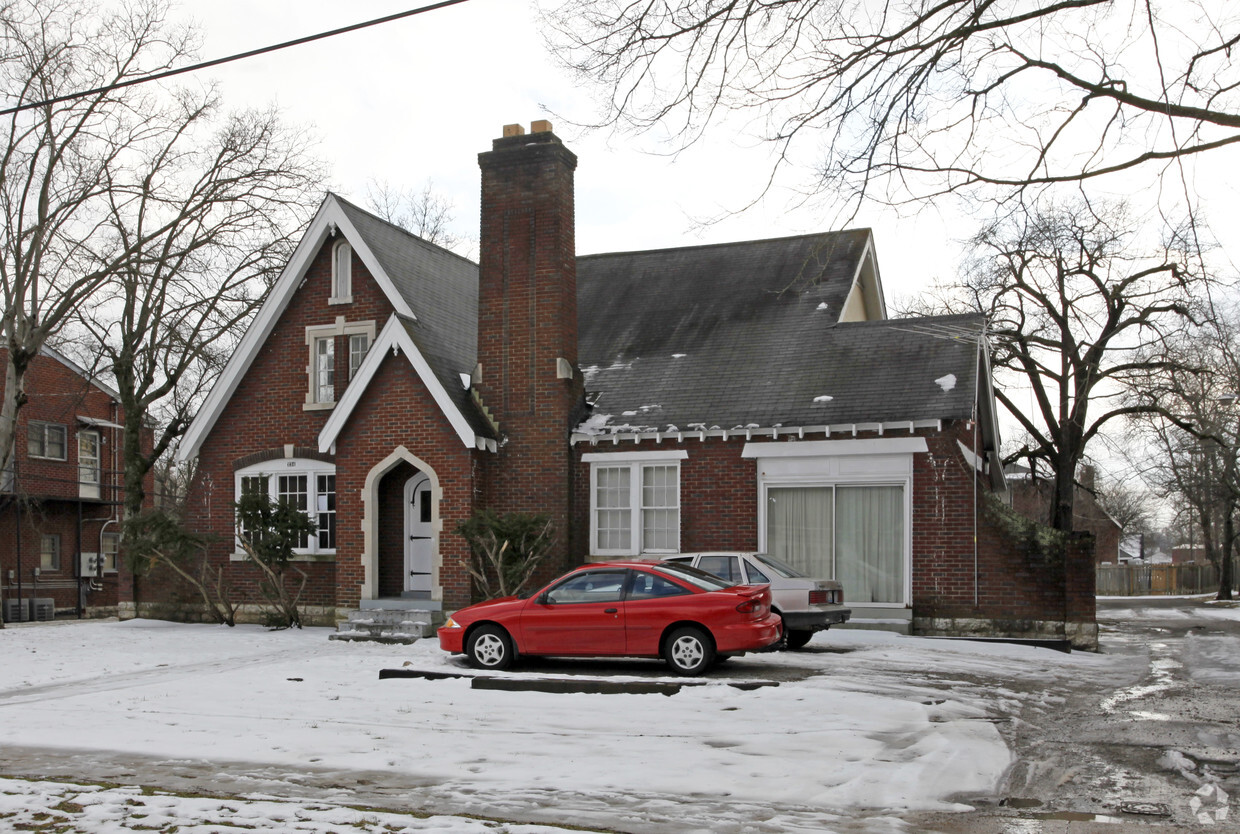Foto del edificio - 234 University Ave