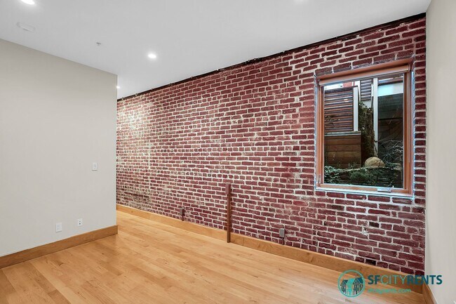 Foto del edificio - Newly Built Super-Lux Home in Repurposed Winery Complex