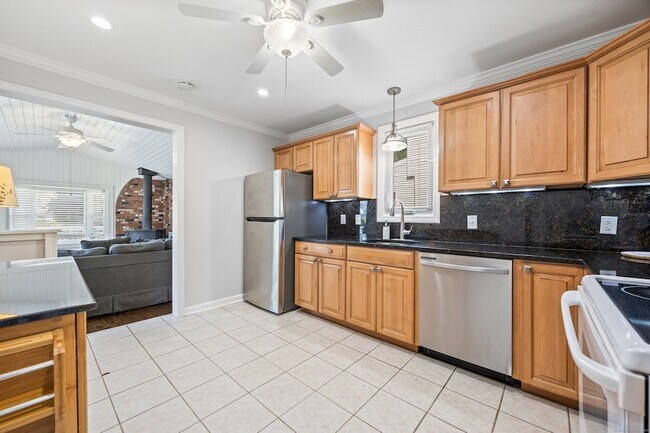 Foto del edificio - 28 Brookdale Ave