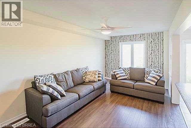 Photo du bâtiment - 80 Bisset Ave