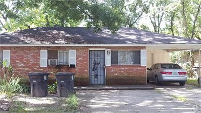 Building Photo - 5350 Clayton Dr