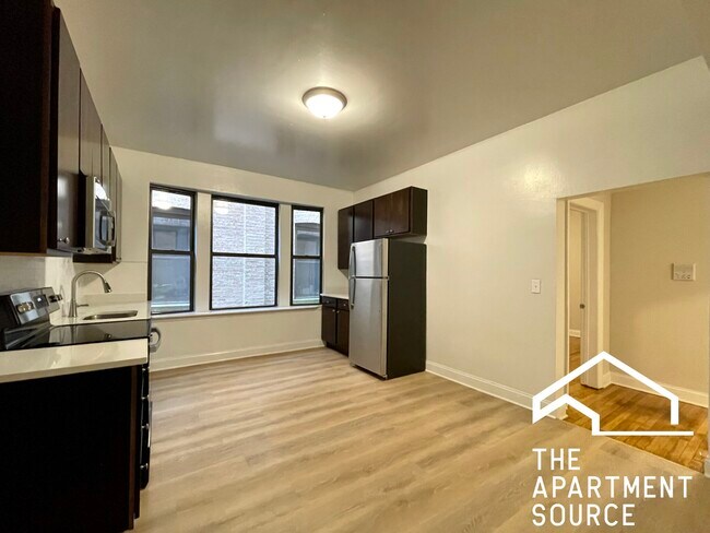 Foto del edificio - 2323 N Kedzie Blvd