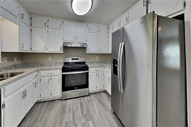 Building Photo - 166 Kelly Ct