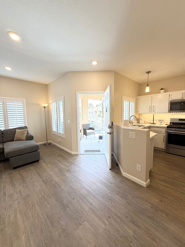 Foto del edificio - 251 S Green Valley Pky