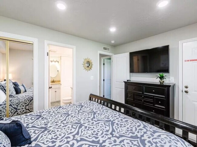 Foto del edificio - 860 West Village Road-SI ID1533809P