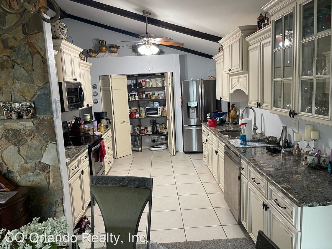 3 br, 2.5 bath House 33 Lakeshore Blvd House Rental in Babson Park