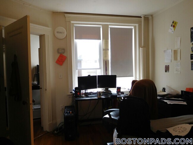 Building Photo - 1175 Boylston St