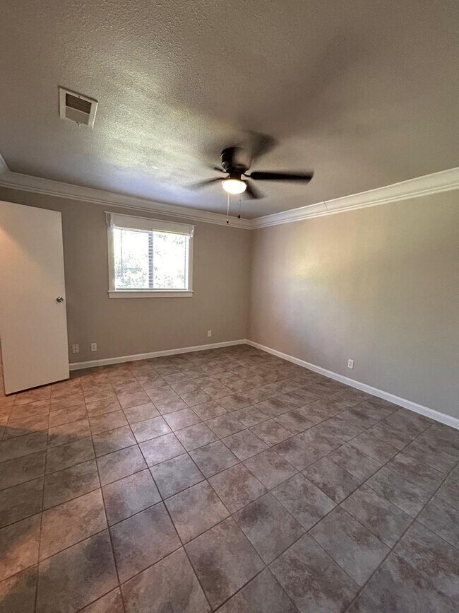 Building Photo - 2706 Little Valley Cove