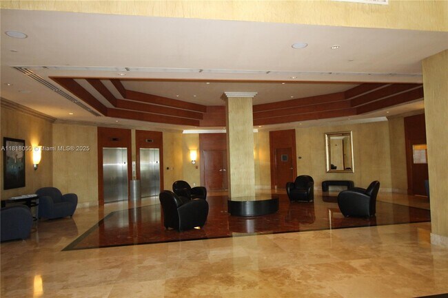 Foto del edificio - 7910 Harbor Island Dr
