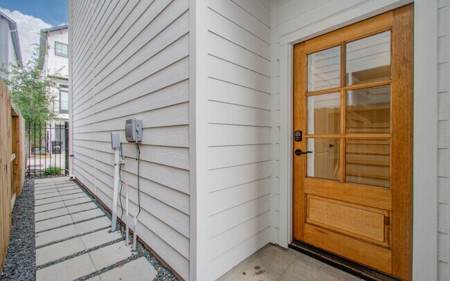 Foto del edificio - 10914 Fire Creek Dr