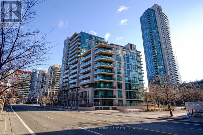 Building Photo - 209-1209 Fort York Blvd