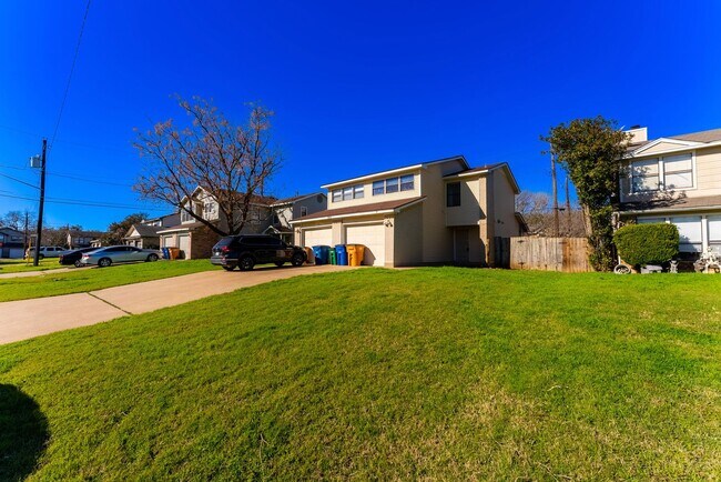 Foto del edificio - Beautiful 2 Bed, 2.5 Bath Gem with Garage ...