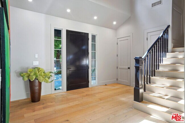 Building Photo - 2794 Mandeville Canyon Rd