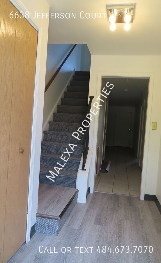 Foto del edificio - 3 Bedroom 2.5 bath townhouse in Northweste...