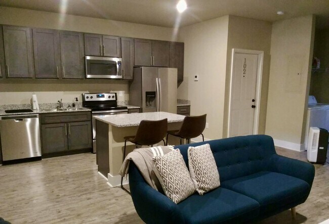Foto del edificio - Student Housing  on Female Floor 1BD 1BA with common area for rent
