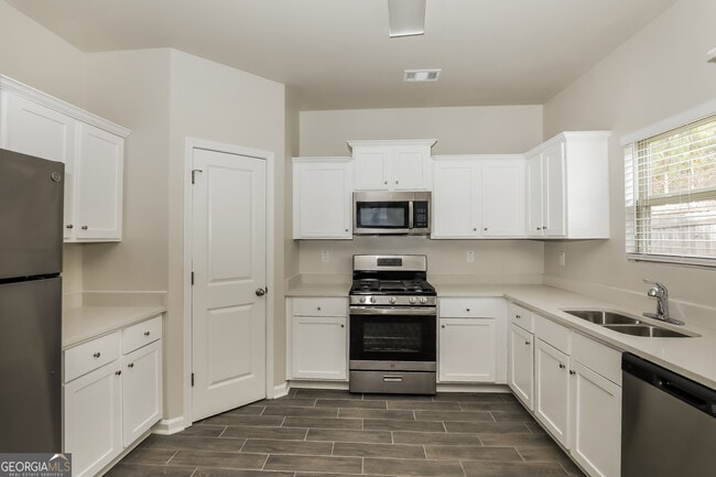 Building Photo - 2364 Allman Dr