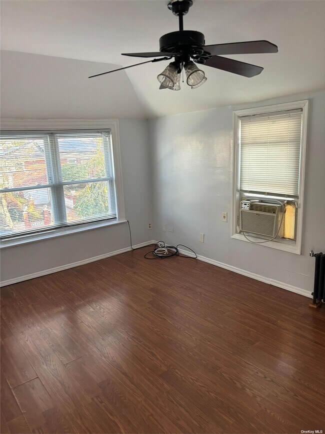 Foto del edificio - 188-31 Jordan Ave