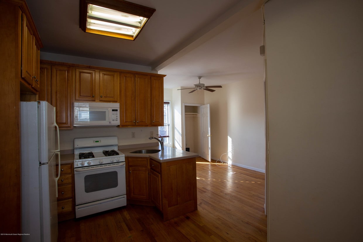 6 3rd Ave Unit 3, Atlantic Highlands, NJ 07716 Apartment for Rent in