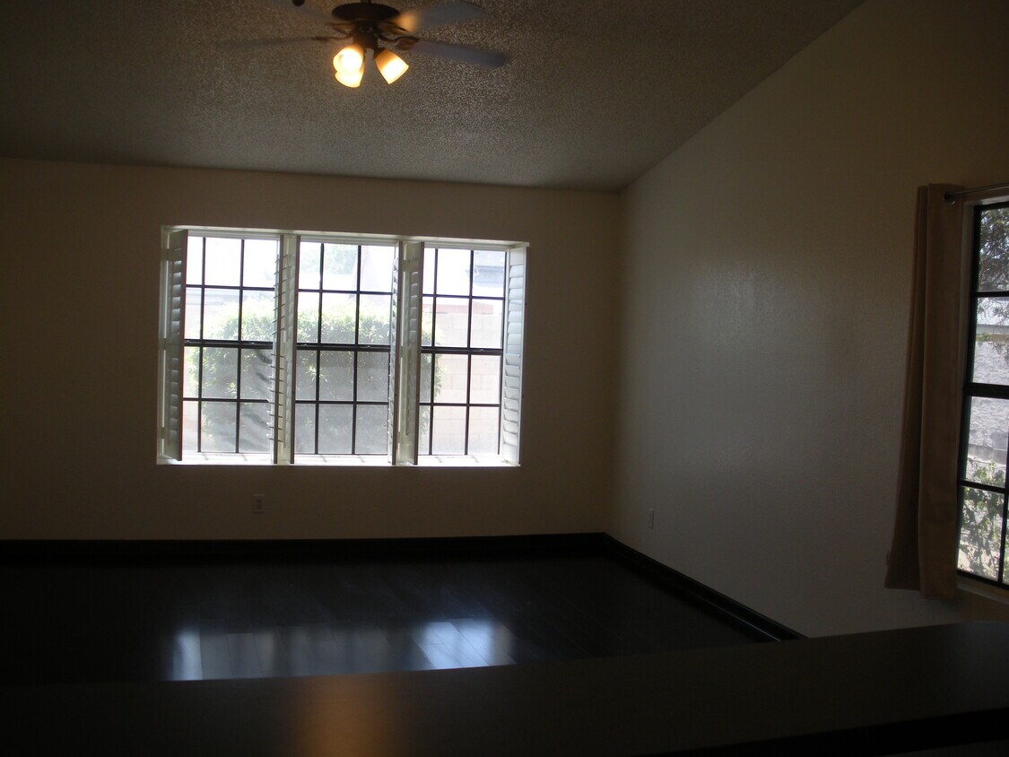 Foto principal - 6611 W Jamaica Dr