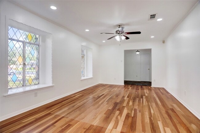 Photo - 5735 Wigton Drive Unit House