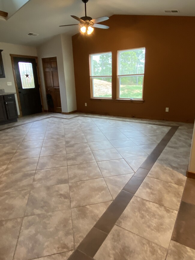 Building Photo - 105 Kula Ct