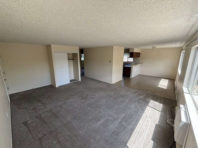Building Photo - 1111 Eric Ct