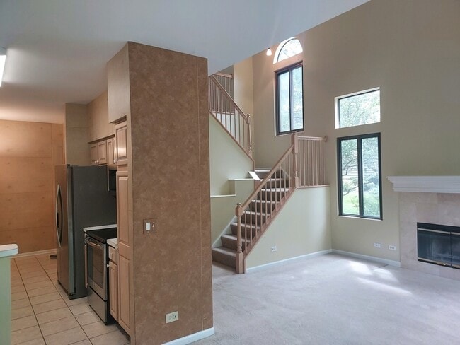 Building Photo - 386 WHITE OAK Ln