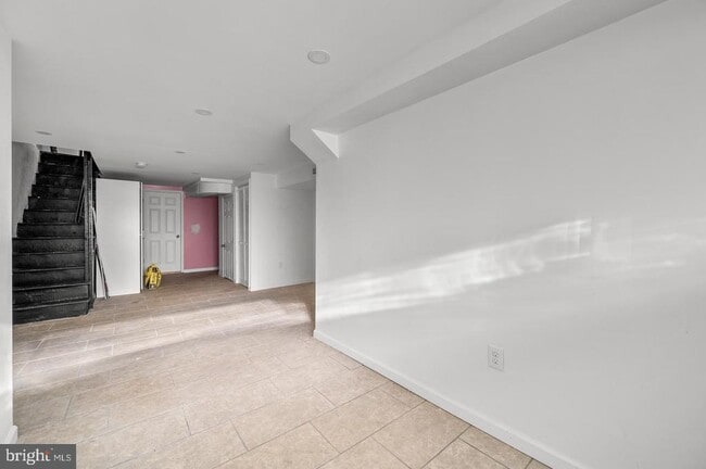 Building Photo - 5734 N Camac St