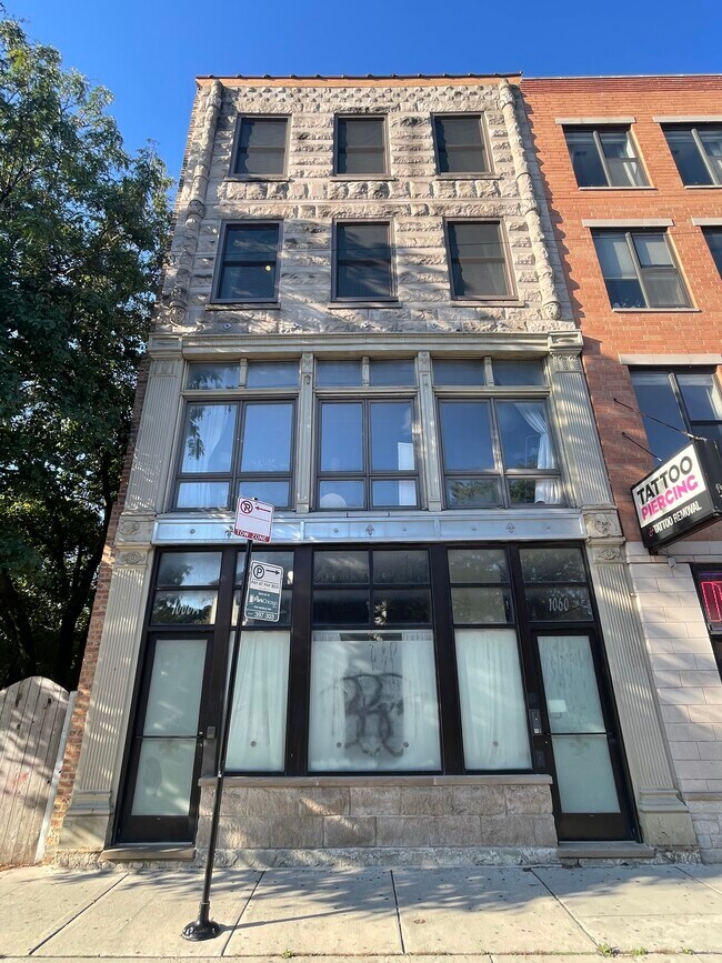 Building Photo - 1060 N Milwaukee Ave
