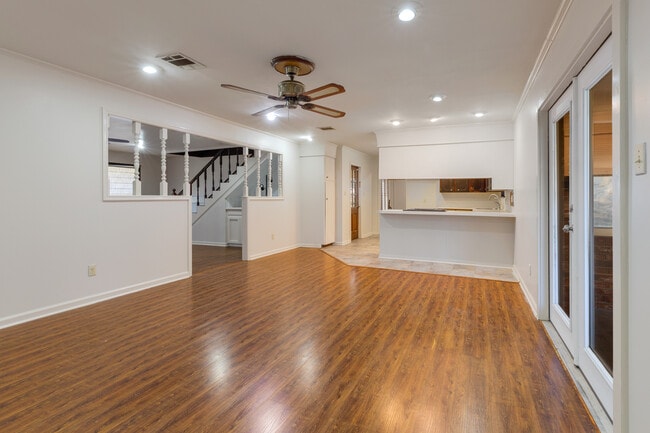 Foto del edificio - 113 Aberdeen Dr