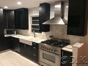 Building Photo - 469 E Park Ave