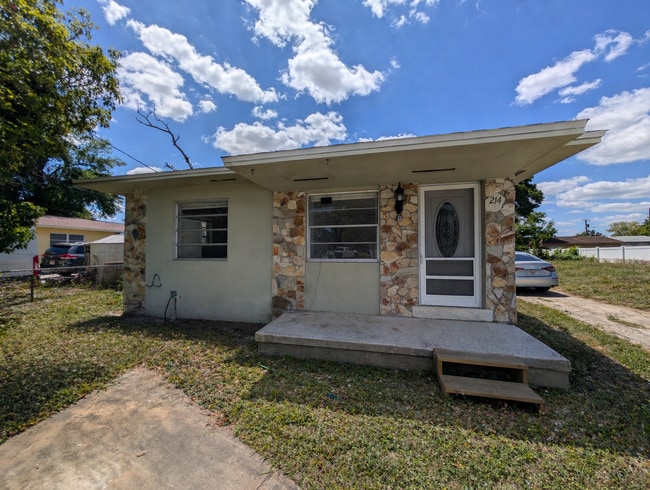 Well maintained 2 bedroom 1 bath rental available in Pine Castle!! - Well maintained 2 bedroom 1 bath rental available in Pine Castle!! House