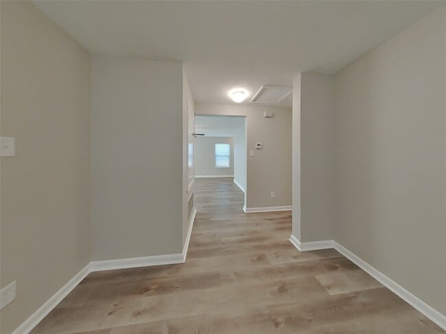 Foto del edificio - 20660 Dunrobin Dr