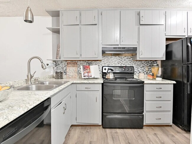 Foto del edificio - 123 Curtis Rd