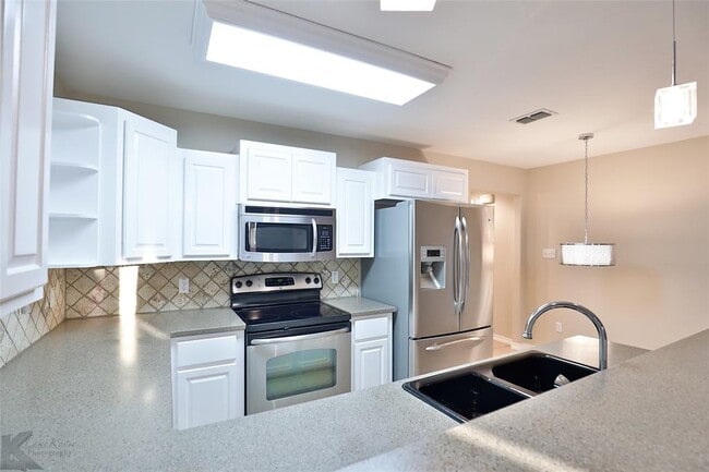 Building Photo - 1417 Griffith Rd