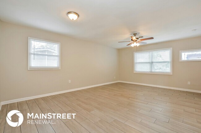 Foto del edificio - 1070 Emerald Dr